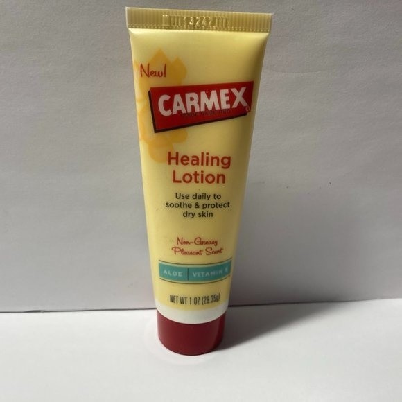 (7) Carmex Healing Lotion Vitamin E Aloe